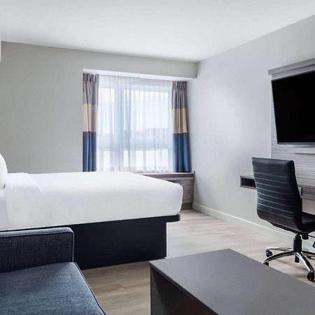 Microtel Inn & Suites By Wyndham Kanata Ottawa West Exterior foto