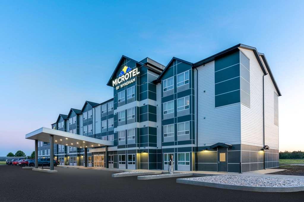 Microtel Inn & Suites By Wyndham Kanata Ottawa West Exterior foto