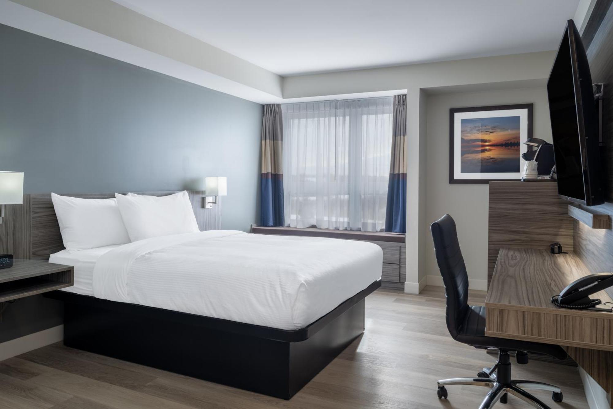 Microtel Inn & Suites By Wyndham Kanata Ottawa West Exterior foto